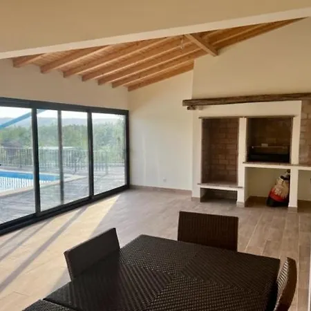 וילה Casa De Pedra